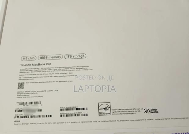 New Laptop Apple Macbook Pro 2025 M5 14-inch 16GB Apple M5 SSD 1T photo 3