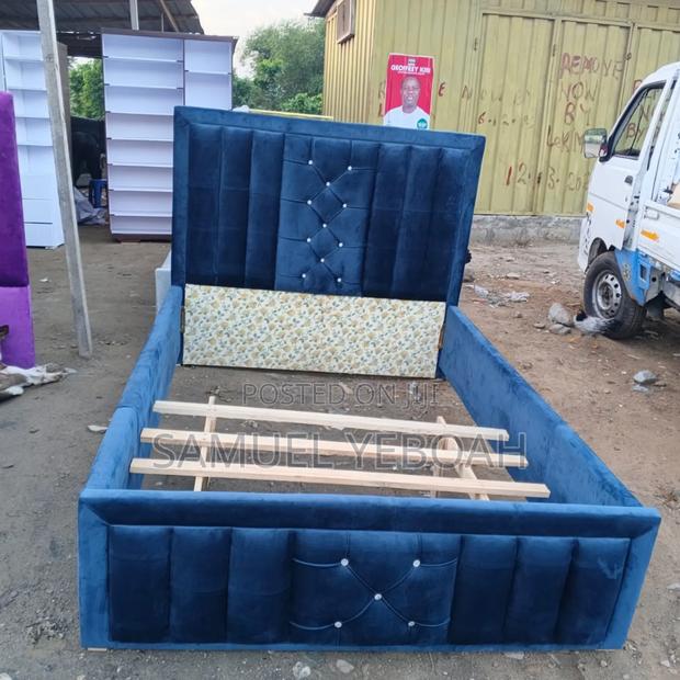 Affordable Living Room Bed · Photo 1