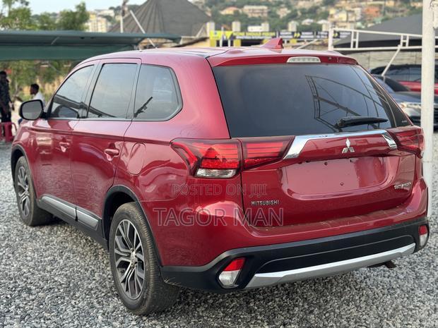 Mitsubishi Outlander 2.0 PHEV AWD 2017 Red