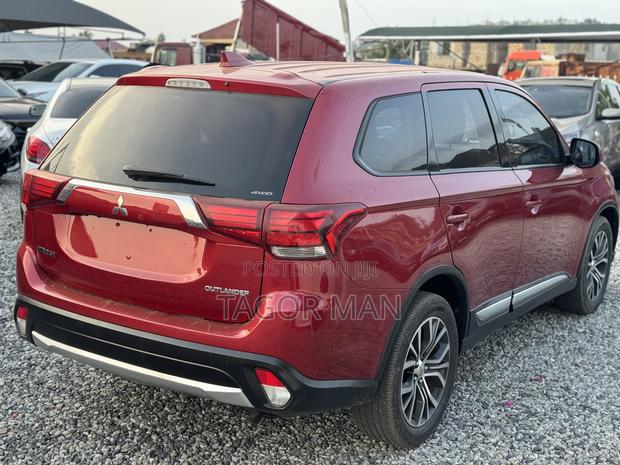 Mitsubishi Outlander 2.0 PHEV AWD 2017 Red