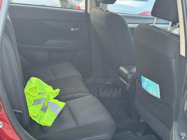 Mitsubishi Outlander 2.0 PHEV AWD 2017 Red