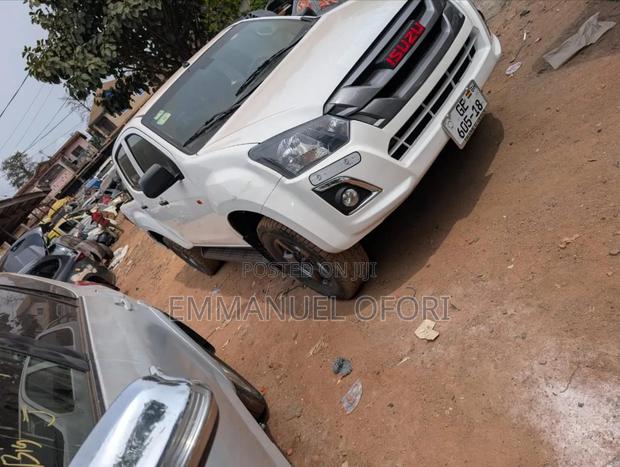 Isuzu D-MAX 2012 White