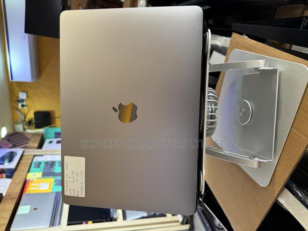 Laptop Apple MacBook Pro 2020 16GB Intel Core I7 SSHD (Hybrid) 512GB photo 5