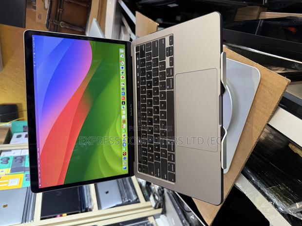Laptop Apple MacBook Pro 2020 16GB Intel Core I7 SSHD (Hybrid) 512GB photo 3