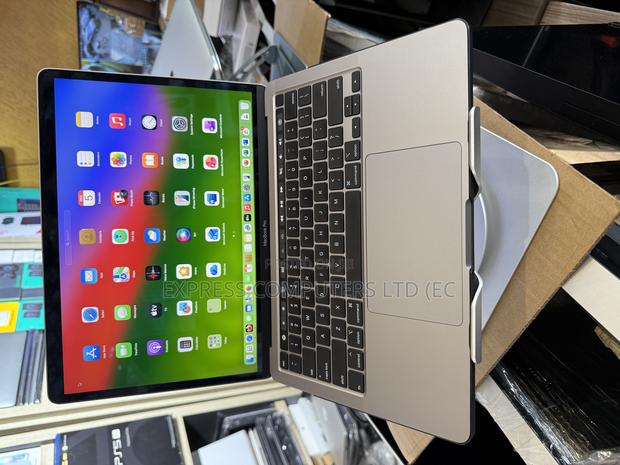 Laptop Apple MacBook Pro 2020 16GB Intel Core I7 SSHD (Hybrid) 512GB photo 6