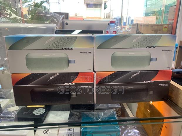 Bose Soundlink Flex ( 2nd Gen ) Bluetooth Speaker · Photo 2