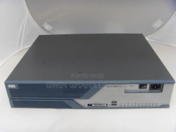Cisco 3825 Integrated Services Router photo 2