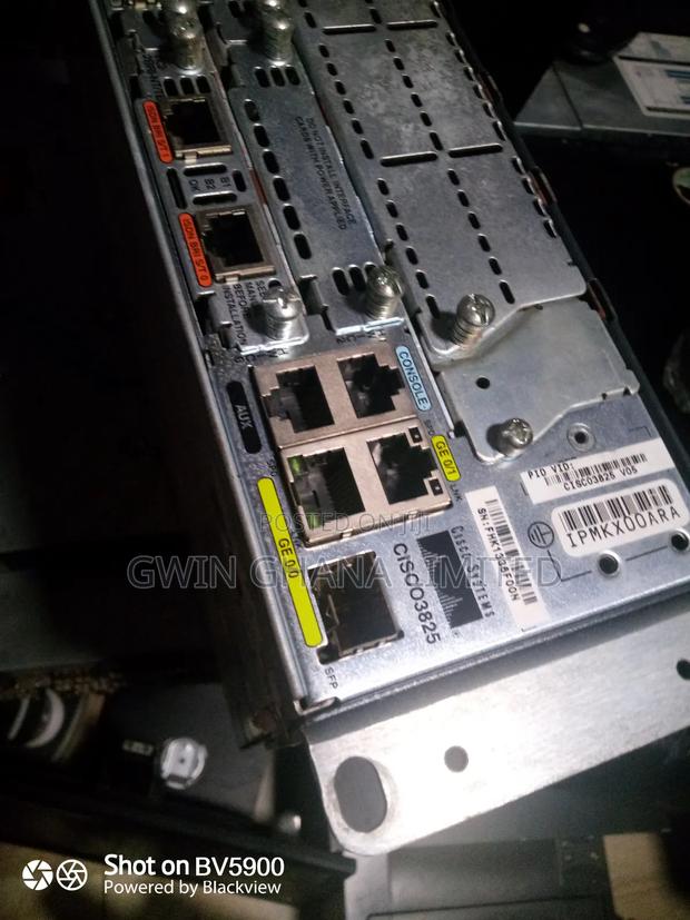 Cisco 3825 Integrated Services Router photo 3