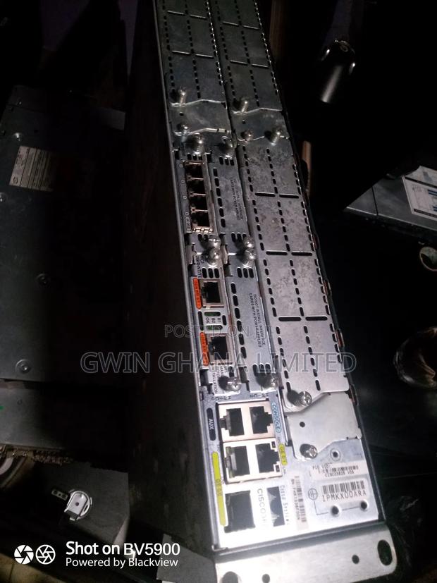 Cisco 3825 Integrated Services Router photo 4