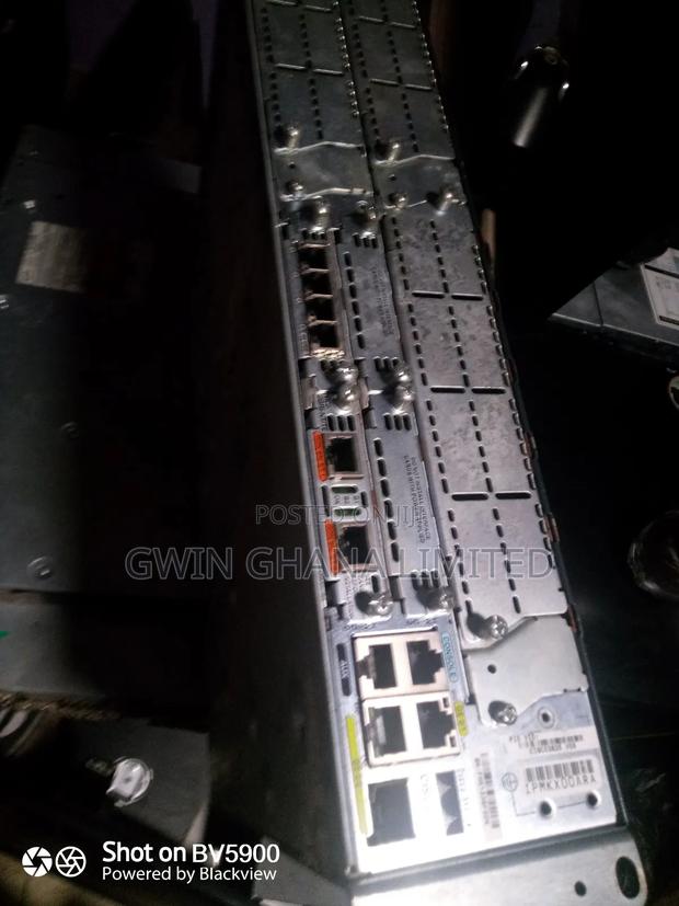 Cisco 3825 Integrated Services Router photo 5
