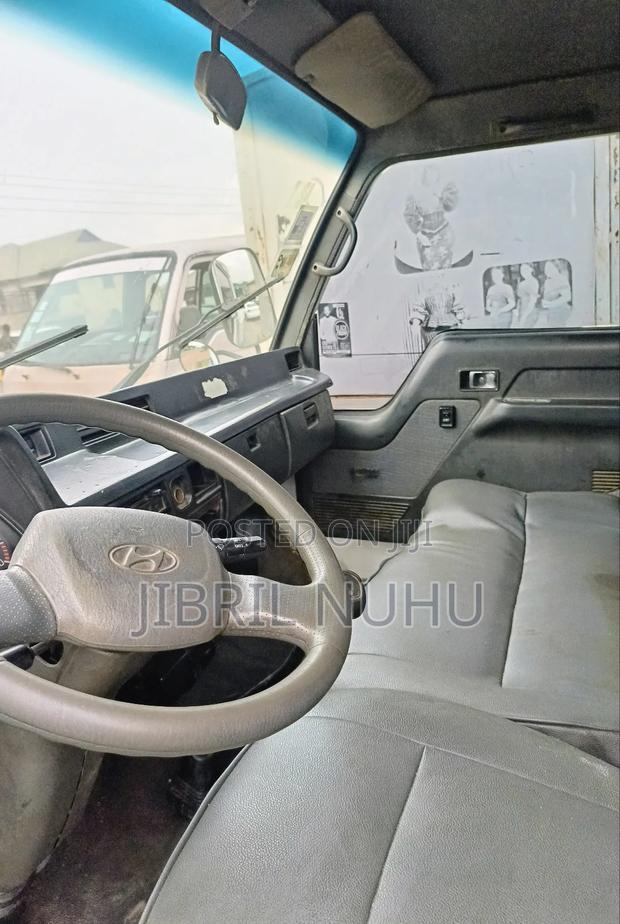 Hyundai Mighty photo 4