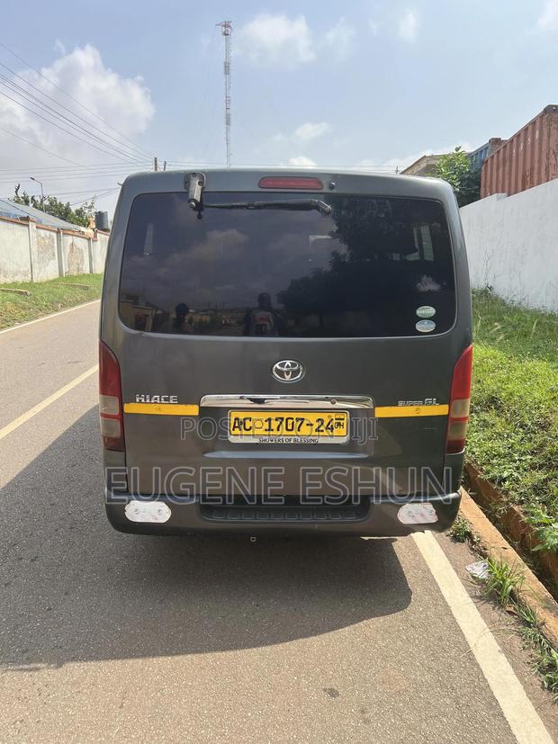 Toyota HiAce 2012 Grey