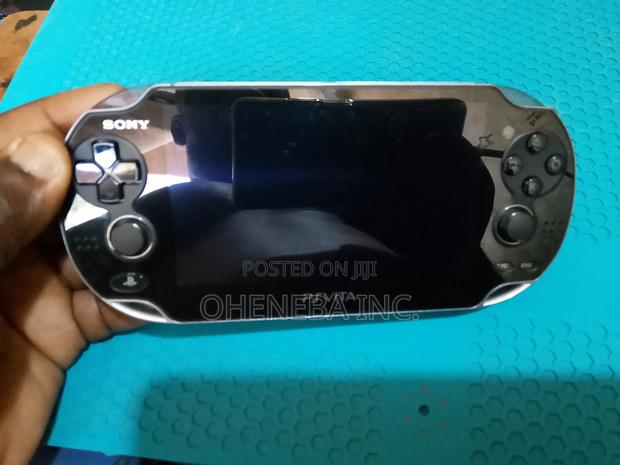 Neat Psvita- Pch1103 Jailbreak With Games photo 2