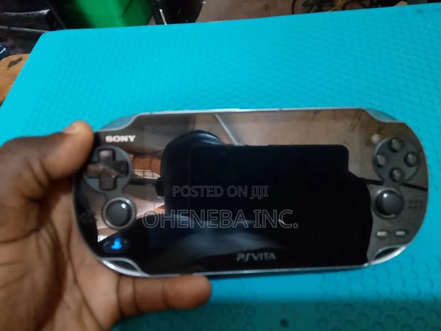 Neat Psvita- Pch1103 Jailbreak With Games photo 3