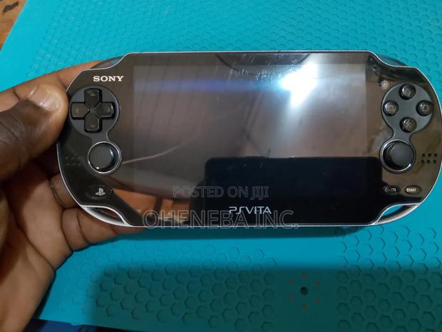Neat Psvita- Pch1103 Jailbreak With Games photo 4