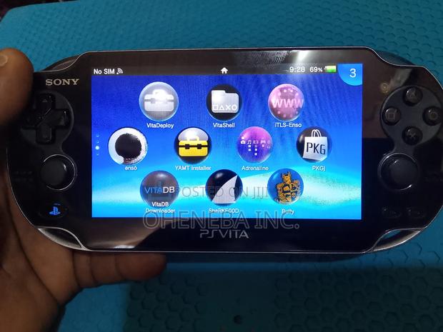 Neat Psvita- Pch1103 Jailbreak With Games photo 5