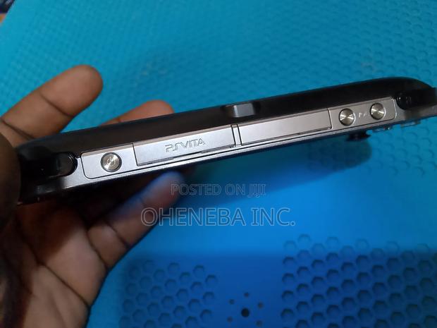 Neat Psvita- Pch1103 Jailbreak With Games photo 7