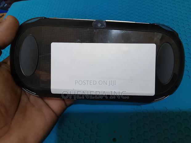 Neat Psvita- Pch1103 Jailbreak With Games photo 8