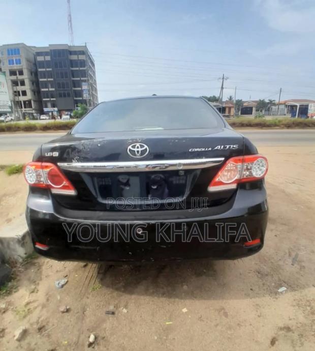 Toyota Corolla Altis 2010 Black