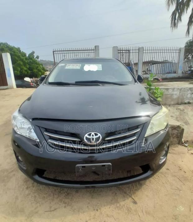 Toyota Corolla Altis 2010 Black