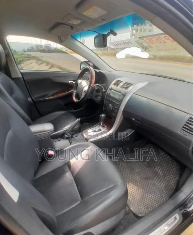 Toyota Corolla Altis 2010 Black