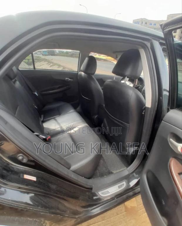 Toyota Corolla Altis 2010 Black