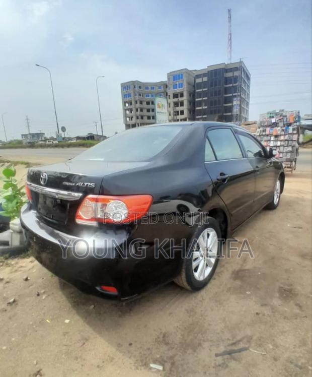 Toyota Corolla Altis 2010 Black