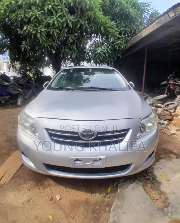 Toyota Corolla Altis 2009 Silver