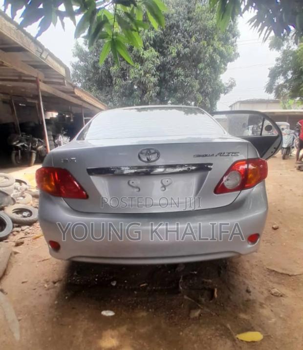 Toyota Corolla Altis 2009 Silver