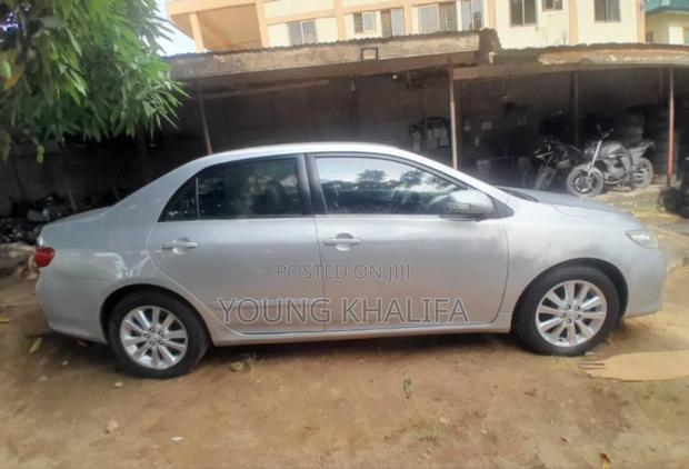 Toyota Corolla Altis 2009 Silver
