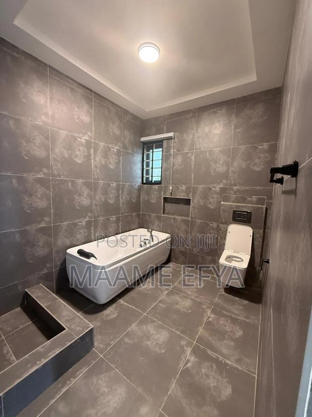 4bdrm House in Abokobi for sale · Photo 3