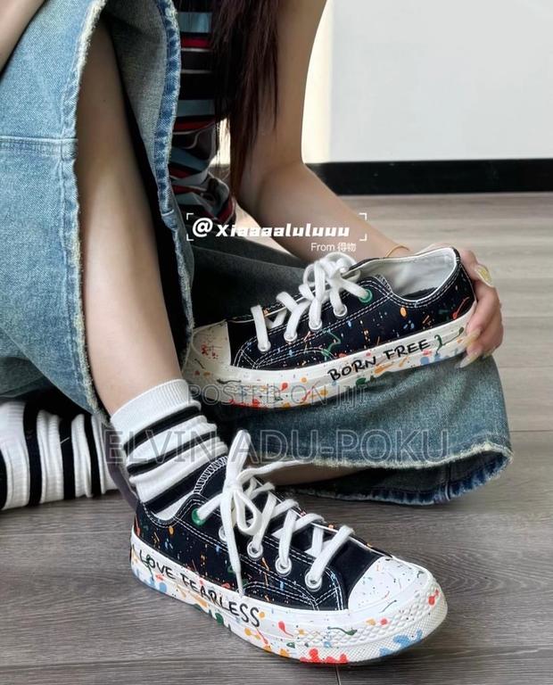 Converse Short Love Fearless Sneaker · Photo 3