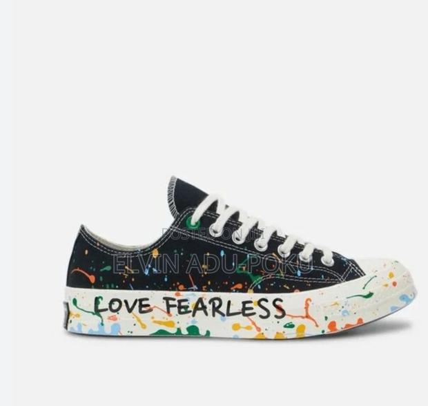 Converse Short Love Fearless Sneaker · Photo 4