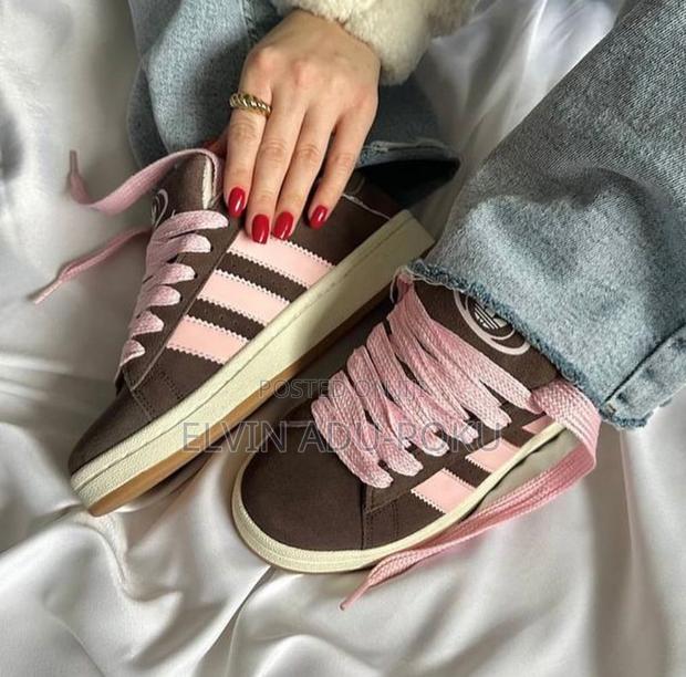 Adidas Campus Ladies “ Pink Strap “ Sneaker · Photo 3