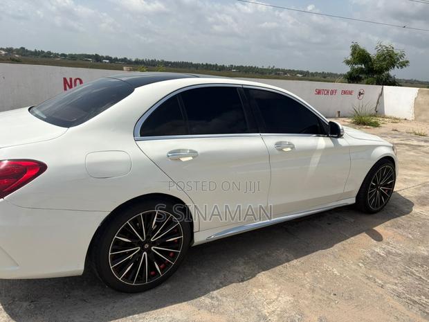 Mercedes-Benz C300 Base 4Matic Sedan AWD (2.0L 4cyl 7A) 2016 White