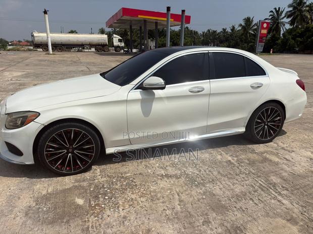 Mercedes-Benz C300 Base 4Matic Sedan AWD (2.0L 4cyl 7A) 2016 White