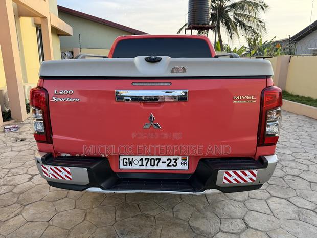 Mitsubishi L200 2022 Pink