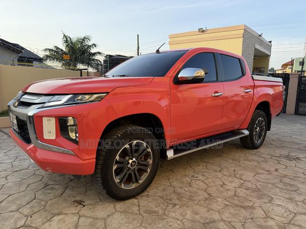 Mitsubishi L200 2022 Pink