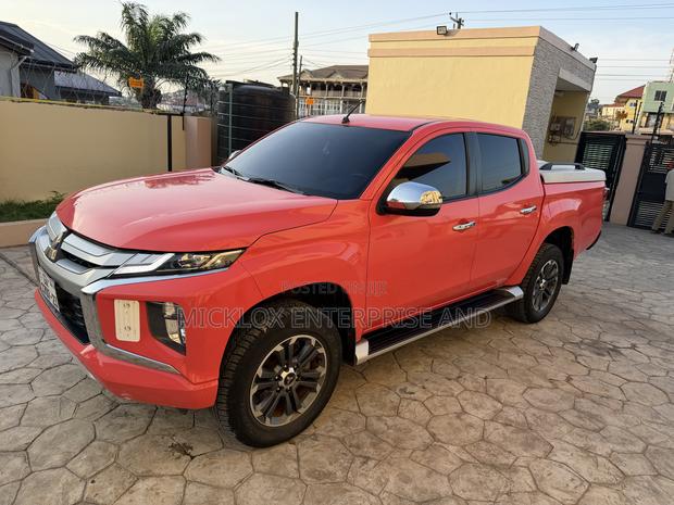 Mitsubishi L200 2022 Pink