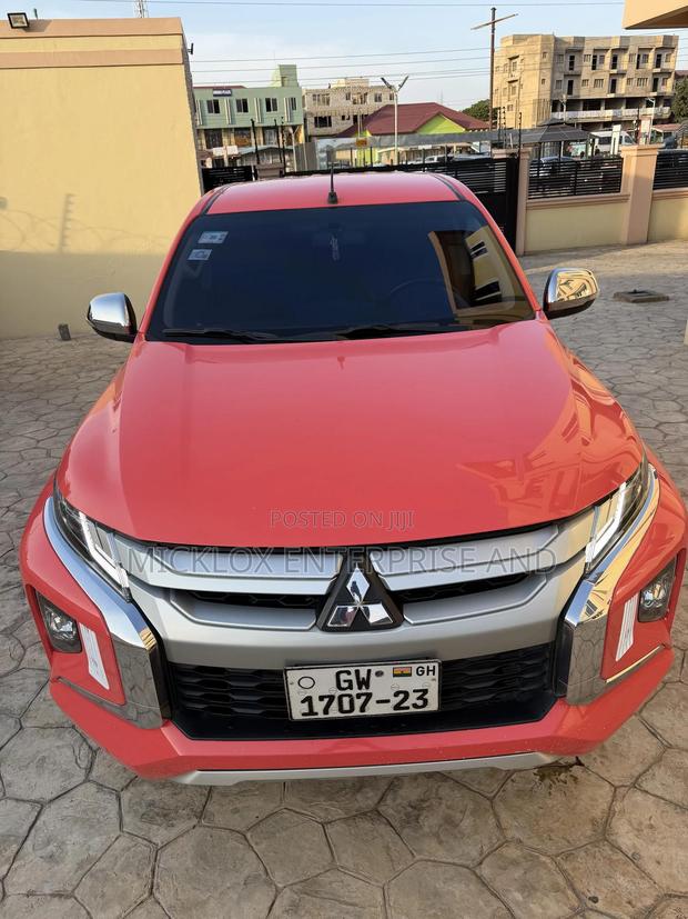 Mitsubishi L200 2022 Pink