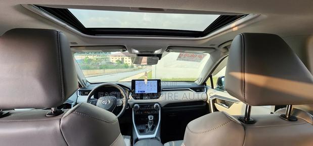 Toyota RAV4 XLE Premium AWD 2023 Burgundy photo 7