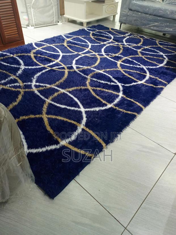 300cm by 200cm Rug · Photo 4
