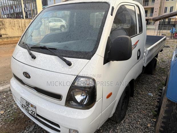 Kia Bongo 2017 White