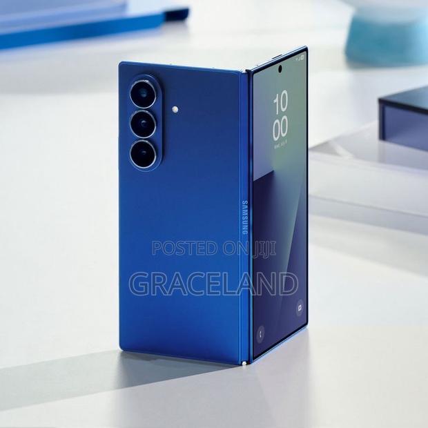 New Samsung Galaxy Z Fold7 512 GB Blue · Photo 4