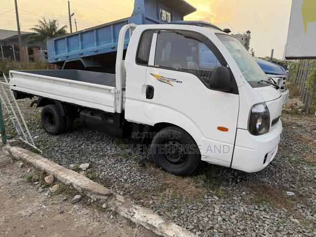 Kia Bongo 2017 White