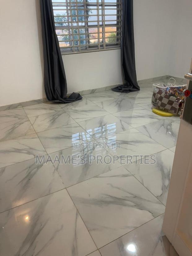 4bdrm Duplex in Tema Metropolitan for sale · Photo 2