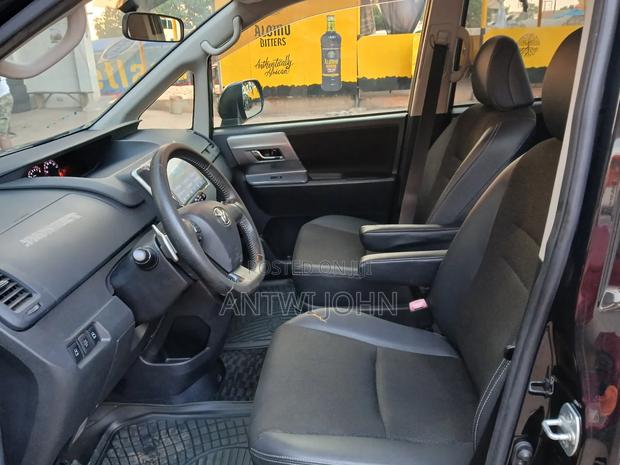 Toyota Voxy 2013 Black