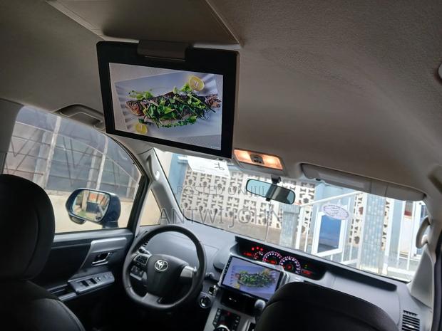 Toyota Voxy 2013 Black