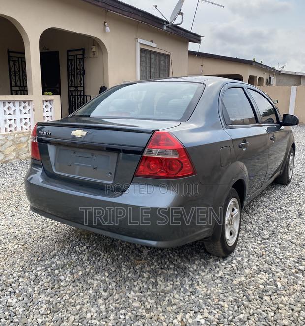 Chevrolet Aveo 2011 Gray