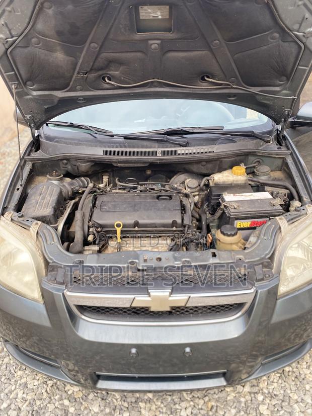 Chevrolet Aveo 2011 Gray